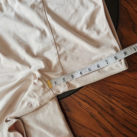 Aritzia Le Fou Wilfred Vegan Suede Funk Shorts Size 6 In Oyster - Picture 13 of 14